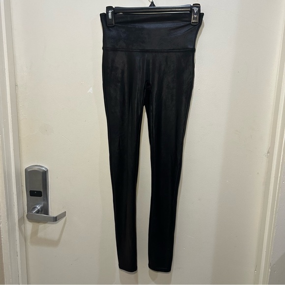 Spanx Black Faux Leather Leggings Size Medium - Picture 1 of 9